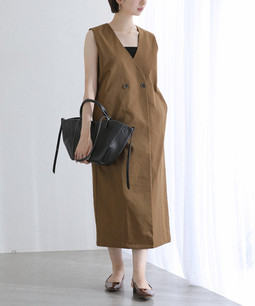 La TOTALITE(ラトータリテ)の「【洗える】ジレ風ワンピース(ワンピース・レディース・キャメル/ブラック・FREE)」の2枚目の写真