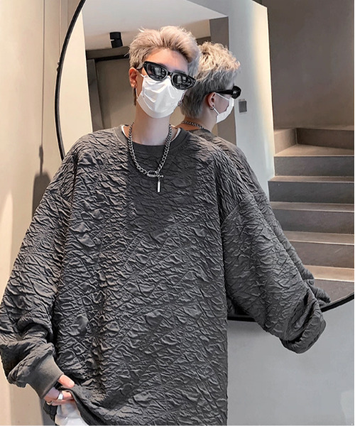 FVLMEN(フルメン)の「【FVLMEN】crease effect longsleeve crewneck tee/シワ加工 ロングスリーブ クルーネック T(Tシャツ/カットソー・メンズ・チャコールグレー/ホワイト/ブラック・MEDIUM/LARGE/X-LARGE)」の5枚目の写真