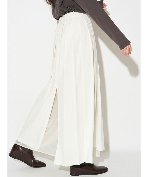 ELENDEEK（エレンディーク）の「スリットプリーツスカート（スカート・レディース・オフホワイト/グレー・01/02）」の5枚目の写真