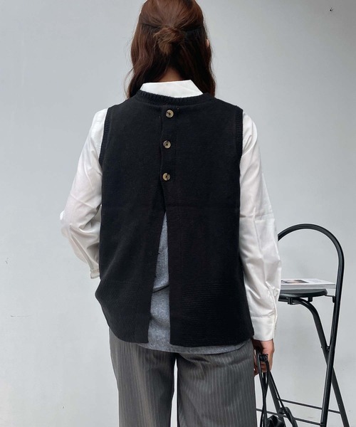 セール】♪ケーブル編み切替えデザイン 後ろボタンニットベスト