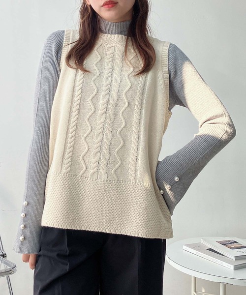 セール】♪ケーブル編み切替えデザイン 後ろボタンニットベスト