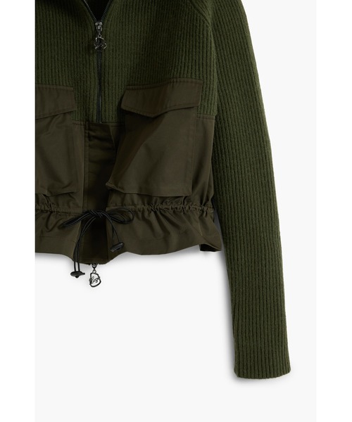 Desigual(デシグアル)の「ハイネックジッパーポケット付きセーター(ニット/セーター・レディース・グリーン・XS/S/M/L/XL)」の3枚目の写真