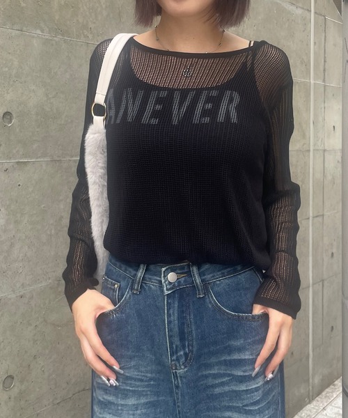 ROGER AND RAW(ロジャーアンドロウ)の「ロゴプリントメッシュニットプルオーバー(ニット/セーター・レディース・ブラック/ホワイト・FREE)」の2枚目の写真