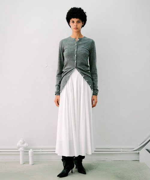 NOISE MAKER(ノイズメーカー)の「クルーネックミディ丈カーディガン(カーディガン/ボレロ・レディース・ブラック/レッド/ブラウン/パープル/グレー・FREE)」の15枚目の写真