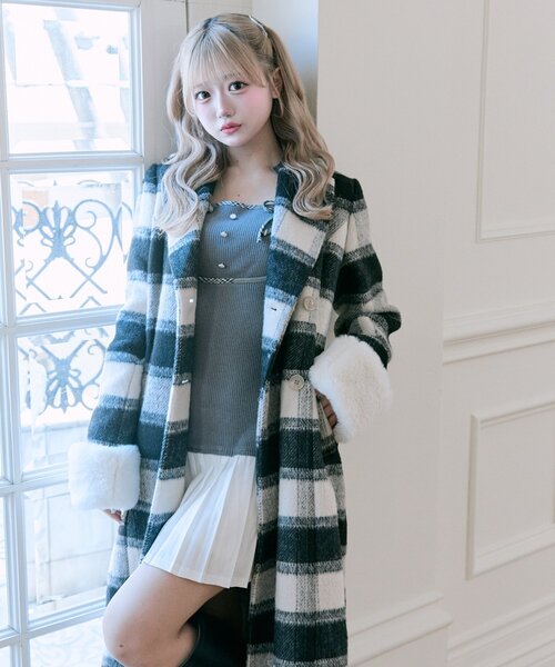 スリムウエストファー付きコート OLIVE des OLIVE ブラック OLIVE des OLIVE（オリーブデオリーブ）の「【Belle Charme】スリム