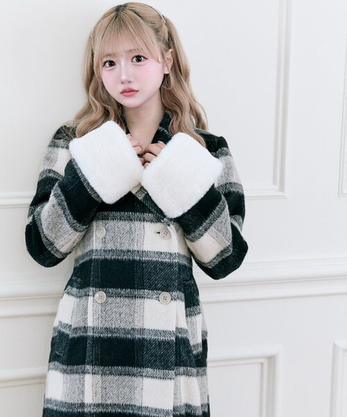 スリムウエストファー付きコート OLIVE des OLIVE ブラック OLIVE des OLIVE（オリーブデオリーブ）の「【Belle Charme】スリム