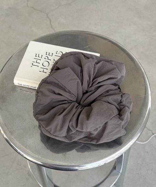 CAPRICIEUX LE'MAGE(カプリシューレマージュ)の「〈GOLDY/ゴールディ〉シャカシャカシュシュ(シュシュ・レディース・グレー/ブラック/ホワイト・FREE)」の10枚目の写真