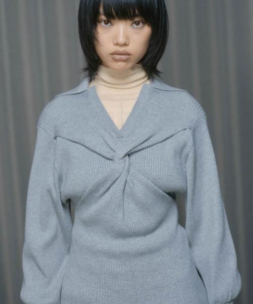 THINGS THAT MATTER（シングス ザット マター）の「TWIST POLO KNIT / ツイストポロニット（ニット/セーター・レディース・ボルドー/ブラック/オフホワイト/グレー・FREE）」の4枚目の写真