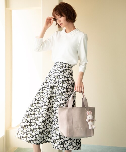 TOCCA(トッカ)の「TOCCA AMICO CANVAS TOTE キャンバストート(トートバッグ・レディース・ブラック系/ピンク系/ベージュ系/ライラック系/アイボリー系/ブラック系5/ベージュ系1・F)」の8枚目の写真