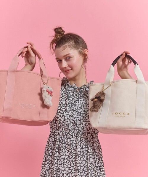 TOCCA(トッカ)の「TOCCA AMICO CANVAS TOTE キャンバストート(トートバッグ・レディース・ブラック系/ピンク系/ベージュ系/ライラック系/アイボリー系/ブラック系5/ベージュ系1・F)」の19枚目の写真