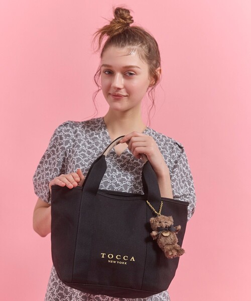 TOCCA(トッカ)の「TOCCA AMICO CANVAS TOTE キャンバストート(トートバッグ・レディース・ブラック系/ピンク系/ベージュ系/ライラック系/アイボリー系/ブラック系5/ベージュ系1・F)」の21枚目の写真