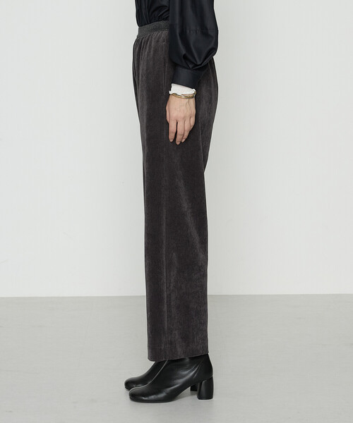 Gabardine K.T（ギャバジンケーティー）の「コーデュロイ ワイドパンツ（その他パンツ・レディース・グレー/ブラック/ライトベージュ/ブルー・11号/7号/9号）」の11枚目の写真