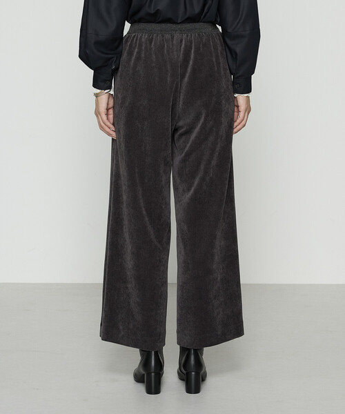 Gabardine K.T（ギャバジンケーティー）の「コーデュロイ ワイドパンツ（その他パンツ・レディース・グレー/ブラック/ライトベージュ/ブルー・11号/7号/9号）」の12枚目の写真