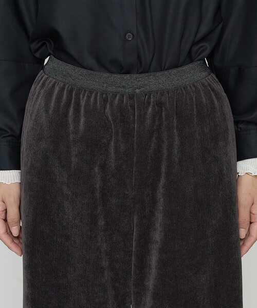 Gabardine K.T（ギャバジンケーティー）の「コーデュロイ ワイドパンツ（その他パンツ・レディース・グレー/ブラック/ライトベージュ/ブルー・11号/7号/9号）」の13枚目の写真