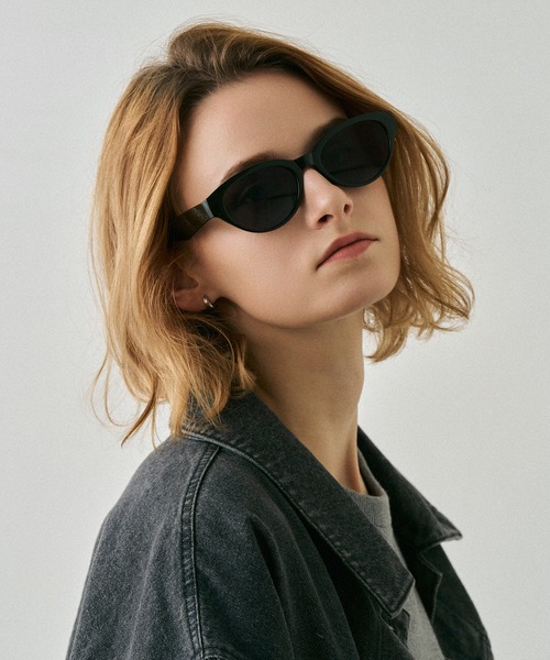 NUEF (ヌエフ)の「ホックスタイルサングラス|カラーレンズ|トレンド|紫外線対策|UVカット|サングラス|NUEF|COLOR SUNGLASSES(サングラス・レディース・ブラック系その他/ブラック・FREE)」の2枚目の写真