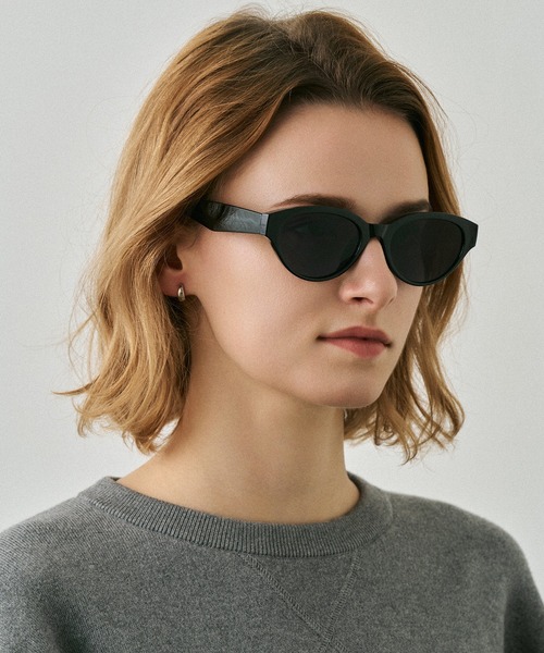 NUEF (ヌエフ)の「ホックスタイルサングラス|カラーレンズ|トレンド|紫外線対策|UVカット|サングラス|NUEF|COLOR SUNGLASSES(サングラス・レディース・ブラック系その他/ブラック・FREE)」の5枚目の写真