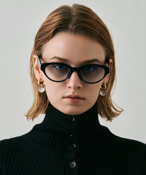 NUEF (ヌエフ)の「ホックスタイルサングラス|カラーレンズ|トレンド|紫外線対策|UVカット|サングラス|NUEF|COLOR SUNGLASSES(サングラス・レディース・ブラック系その他/ブラック・FREE)」の4枚目の写真