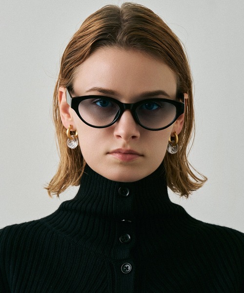 NUEF (ヌエフ)の「ホックスタイルサングラス|カラーレンズ|トレンド|紫外線対策|UVカット|サングラス|NUEF|COLOR SUNGLASSES(サングラス・レディース・ブラック系その他/ブラック・FREE)」の15枚目の写真