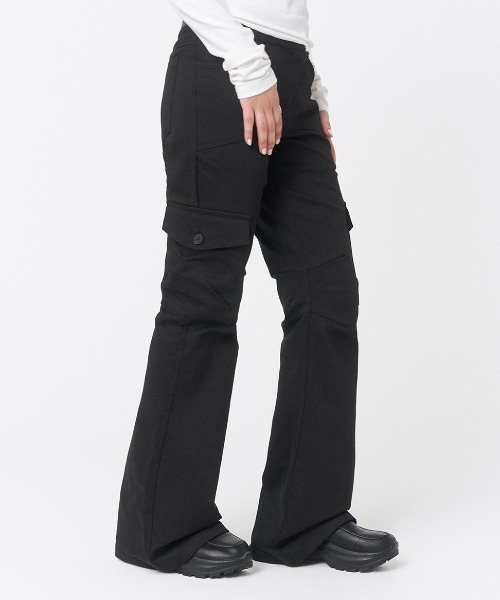 Miseki SEOUL(ミセキソウル)の「PANEL CARGO BOOTSCUT PANTS(その他パンツ・レディース・ブラック/チャコールグレー・1/2)」の8枚目の写真