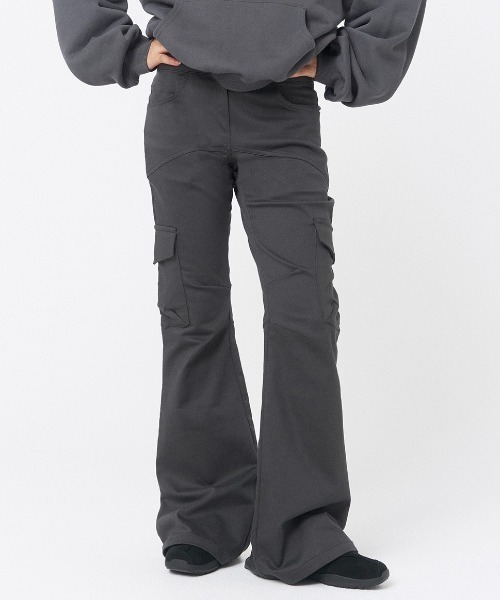 Miseki SEOUL(ミセキソウル)の「PANEL CARGO BOOTSCUT PANTS(その他パンツ・レディース・ブラック/チャコールグレー・1/2)」の15枚目の写真