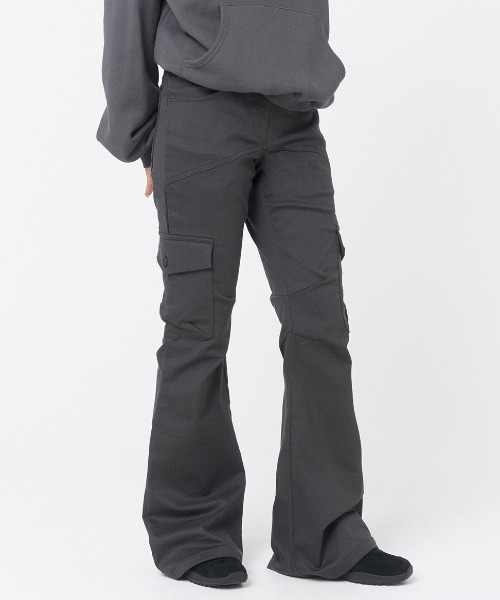 Miseki SEOUL(ミセキソウル)の「PANEL CARGO BOOTSCUT PANTS(その他パンツ・レディース・ブラック/チャコールグレー・1/2)」の16枚目の写真