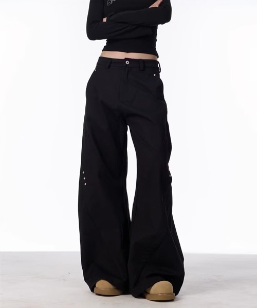 Ressaca(レサーカ)の「ワイドシルエットサイドスタッズカーブパンツ(その他パンツ・メンズ・レッド/ブラック・L/M/XL)」の15枚目の写真