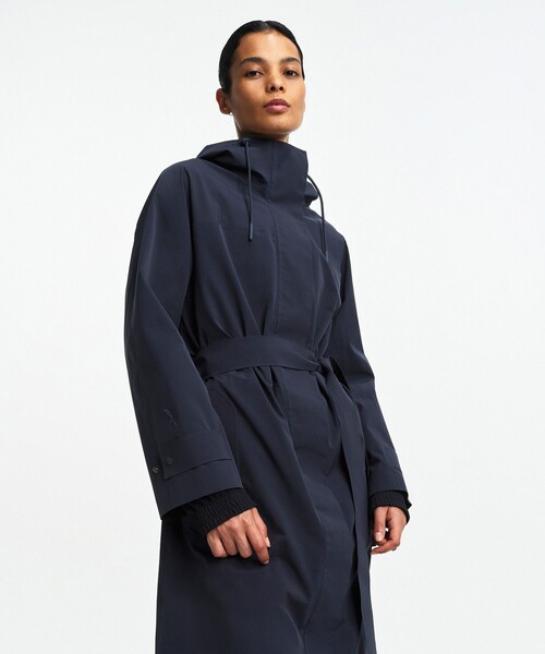 AIGLE（エーグル）の「透湿防水 ロングトレンチコート（トレンチコート・レディース・ダークネイビー/ベージュ・M/L/S/XS）」の9枚目の写真