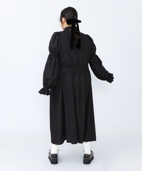 PUNYUS（プニュズ）の「マムルークスリーブワンピース（ワンピース・レディース・サックスブルー/ブラック/ベージュ・1/2/3/4）」の6枚目の写真