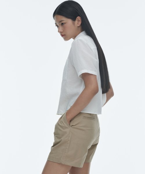 MUSINSA STANDARD WOMAN（ムシンサスタンダードウーマン）の「ウィメンズツーピンタックワイドチノショーツ[ベージュ]（その他パンツ・レディース・その他・24/25/26/27/28/29/30）」の3枚目の写真