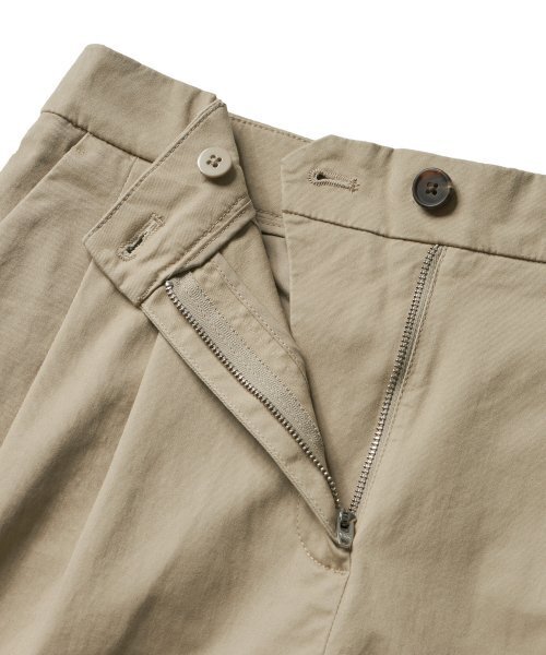MUSINSA STANDARD WOMAN（ムシンサスタンダードウーマン）の「ウィメンズツーピンタックワイドチノショーツ[ベージュ]（その他パンツ・レディース・その他・24/25/26/27/28/29/30）」の6枚目の写真