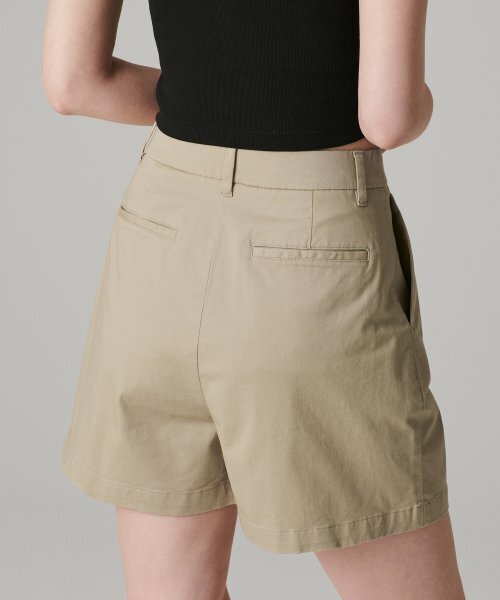 MUSINSA STANDARD WOMAN（ムシンサスタンダードウーマン）の「ウィメンズツーピンタックワイドチノショーツ[ベージュ]（その他パンツ・レディース・その他・24/25/26/27/28/29/30）」の8枚目の写真