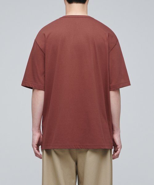 MUSINSA STANDARD（ムシンサスタンダード）の「リラックスフィットクルーネックTシャツ[ブリックレッド]（Tシャツ/カットソー・メンズ・その他・SMALL/MEDIUM/LARGE/X-LARGE/XX-LARGE/XXX-LARGE）」の3枚目の写真