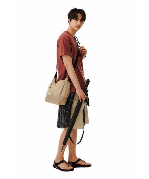 MUSINSA STANDARD（ムシンサスタンダード）の「リラックスフィットクルーネックTシャツ[ブリックレッド]（Tシャツ/カットソー・メンズ・その他・SMALL/MEDIUM/LARGE/X-LARGE/XX-LARGE/XXX-LARGE）」の14枚目の写真