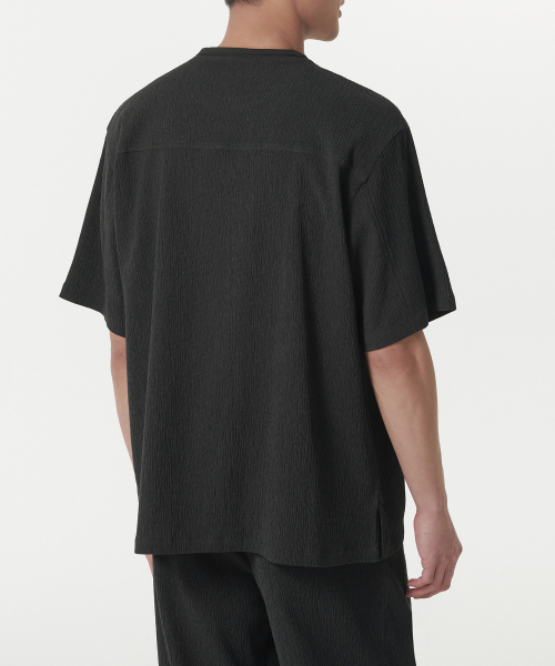MUSINSA STANDARD（ムシンサスタンダード）の「クランクルオーバーサイズウーブンTシャツ[ダークグレー]（Tシャツ/カットソー・メンズ・その他・LARGE/X-LARGE/XX-LARGE/MEDIUM）」の3枚目の写真