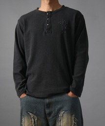 NYLAUS（ナイラス）の「【NYS】ヴィンテージライク クロス刺繍 ヘンリーネックTシャツ ワッフルダメージロンT 長袖Tシャツ ピグメント加工 ユニセックス（Tシャツ/カットソー）」