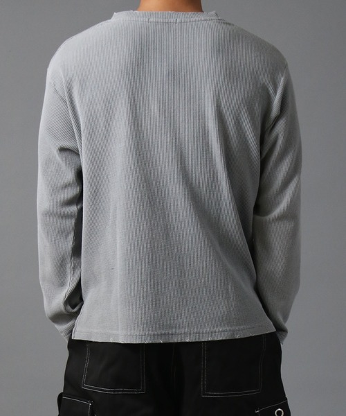 NYLAUS（ナイラス）の「【NYS】ヴィンテージライク クロス刺繍 ヘンリーネックTシャツ ワッフルダメージロンT 長袖Tシャツ ピグメント加工 ユニセックス（Tシャツ/カットソー・メンズ・チャコール/ブラック/グレー・M/L）」の13枚目の写真