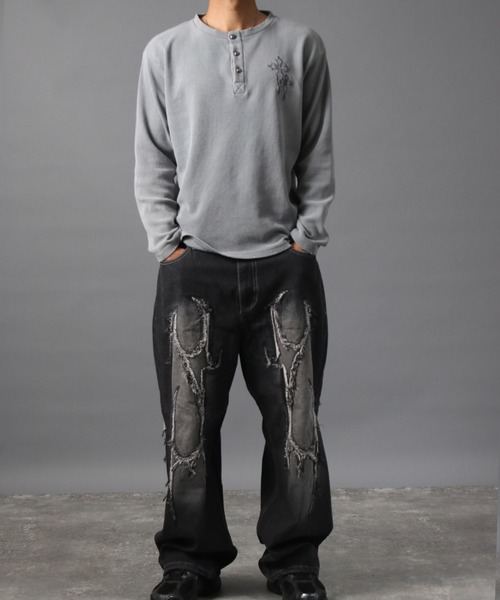 NYLAUS（ナイラス）の「【NYS】ヴィンテージライク クロス刺繍 ヘンリーネックTシャツ ワッフルダメージロンT 長袖Tシャツ ピグメント加工 ユニセックス（Tシャツ/カットソー・メンズ・チャコール/ブラック/グレー・M/L）」の16枚目の写真