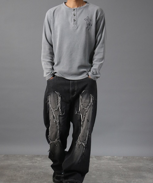 NYLAUS（ナイラス）の「【NYS】ヴィンテージライク クロス刺繍 ヘンリーネックTシャツ ワッフルダメージロンT 長袖Tシャツ ピグメント加工 ユニセックス（Tシャツ/カットソー・メンズ・チャコール/ブラック/グレー・M/L）」の17枚目の写真