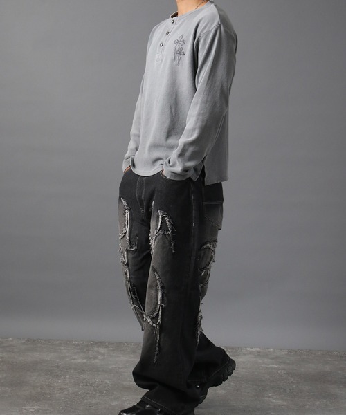 NYLAUS（ナイラス）の「【NYS】ヴィンテージライク クロス刺繍 ヘンリーネックTシャツ ワッフルダメージロンT 長袖Tシャツ ピグメント加工 ユニセックス（Tシャツ/カットソー・メンズ・チャコール/ブラック/グレー・M/L）」の19枚目の写真