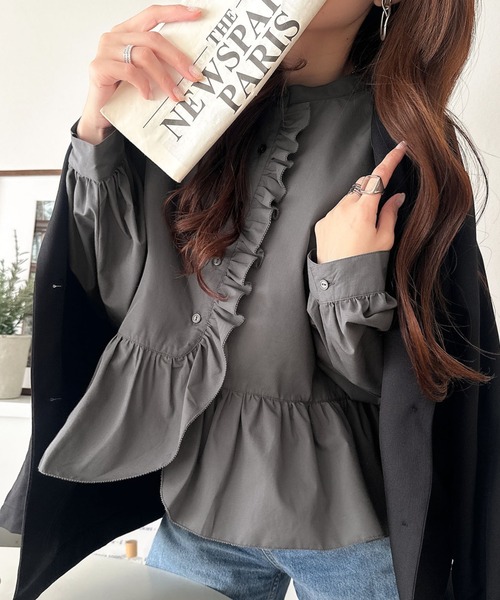 classicalelf(クラシカルエルフ)の「ふわっと華やかシルエット美人♪柄アソートフリルデザインブラウス(シャツ/ブラウス・レディース・チャコール/ピンク/サックスブルー/オフホワイト・LARGE/MEDIUM/SMALL/X-LARGE)」の15枚目の写真