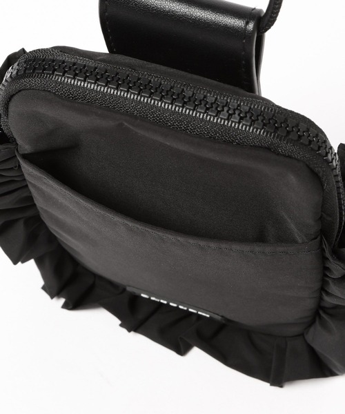 BAYFLOW（ベイフロー）の「[軽量!!スマホとお財布がこれひとつに♪]フリルライトミニショルダー（ショルダーバッグ・レディース・ブラック/ベージュ・FREE）」の16枚目の写真