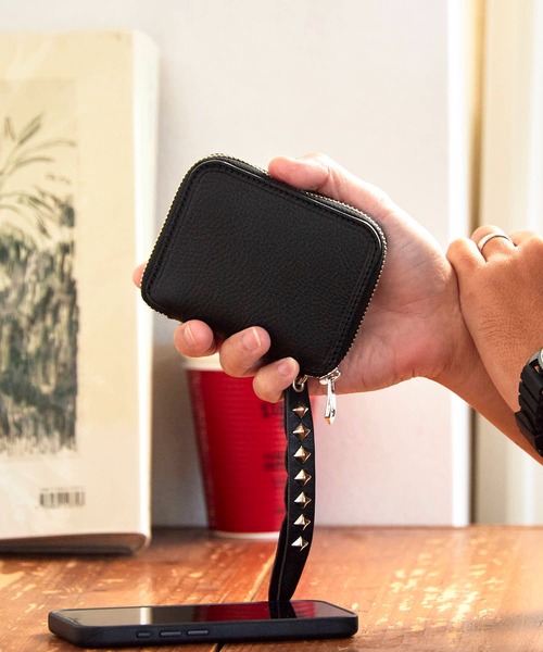 CALEE キャリー レザー ウォレット 財布 スタッズ チャーム付き CALEE キャリー レザー ウォレット 財布 スタッズ チャーム付き