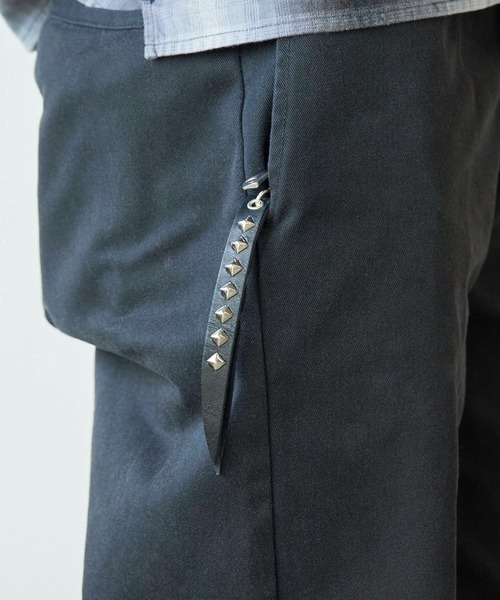 CALEE（キャリー）の「CALEE/キャリー PLANE LEATHER ZIP MULTI WALLET スタッズストラップ付き 財布（財布・メンズ・ブラック・FREE）」の7枚目の写真