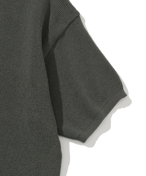 KNITTED(ニッティド)の「クールエバー ヘンリーネック 半袖ニット チャコール(ニット/セーター・レディース・その他・LARGE/X-LARGE/MEDIUM)」の4枚目の写真