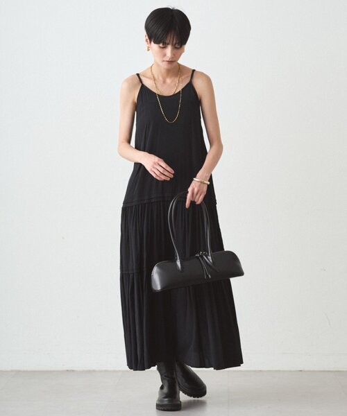 LOUNGEDRESS（ラウンジドレス）の「サテンティアードキャミワンピース（ワンピース・レディース・ネイビー/ベージュ/モスグリーン/オフホワイト/ブラック・SMALL/LARGE/MEDIUM）」の17枚目の写真