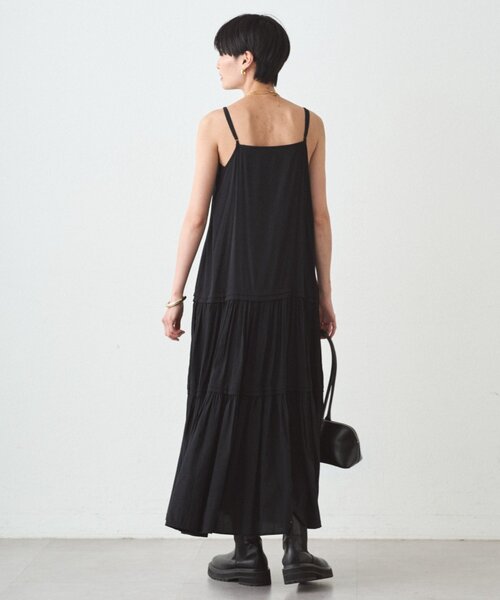 LOUNGEDRESS（ラウンジドレス）の「サテンティアードキャミワンピース（ワンピース・レディース・ネイビー/ベージュ/モスグリーン/オフホワイト/ブラック・SMALL/LARGE/MEDIUM）」の20枚目の写真