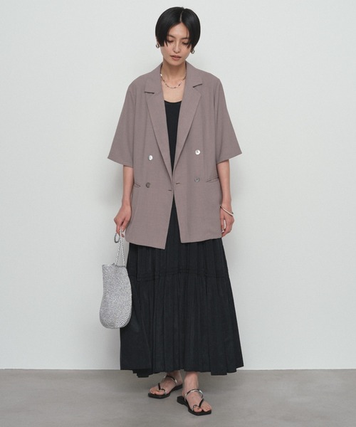 LOUNGEDRESS（ラウンジドレス）の「《全骨格対応/リピートNo.1》サテンティアードキャミワンピース（ワンピース・レディース・ネイビー/ベージュ/モスグリーン/オフホワイト/ブラック/イエロー/ブラウン・SMALL/LARGE/MEDIUM）」の15枚目の写真
