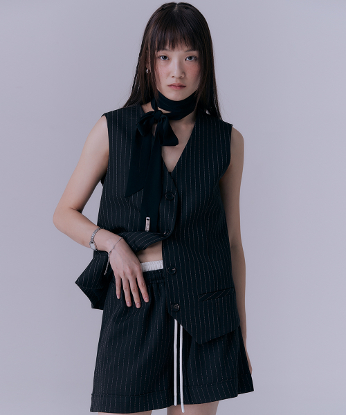 SILN(シルン)の「Classic stripe single vest jacket (BLACK)(ベスト・レディース・その他・FREE)」の3枚目の写真