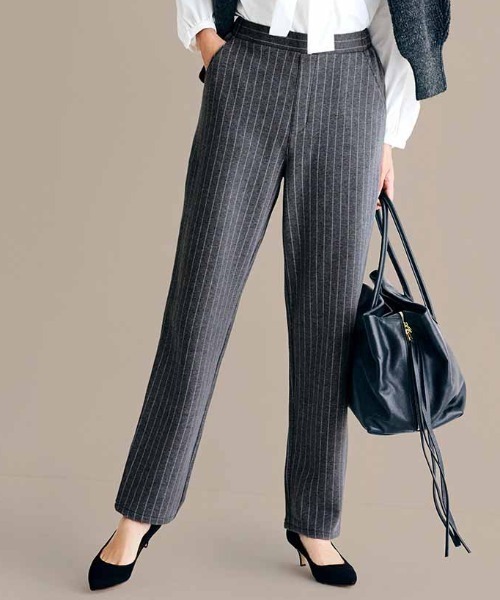 IEDIT（イディット）の「ＩＥＤＩＴ　光を熱に変えてあったか快適　スラっとぬく伸び光吸収発熱テーバードパンツ（スラックス・レディース・ブラック/グレー系その他・LL/L/M/3L/S）」の2枚目の写真