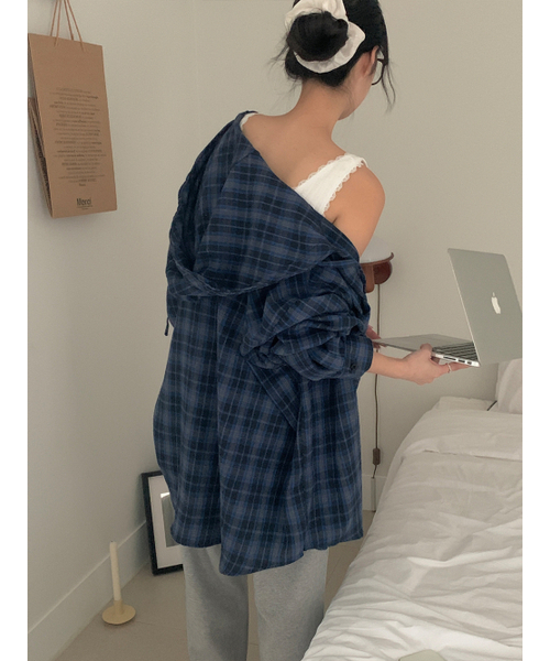 COMMACOMMA（コンマコンマ）の「ボーイフレンドチェックフードシャツ（男女共用）[ネイビー]（シャツ/ブラウス・メンズ・ネイビー・FREE）」の5枚目の写真
